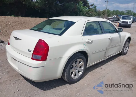 2006 Chrysler 300 Touring z USA, uszkodzony, nr VIN 2C3KA53G36H528877